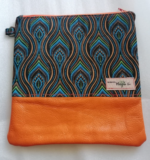 Shweshwe & leather clutch bag