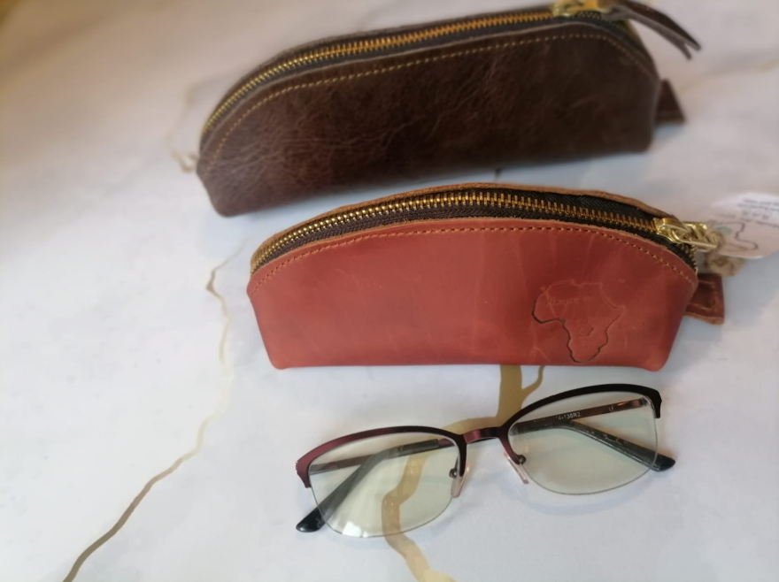 Oval Pouch - Medium