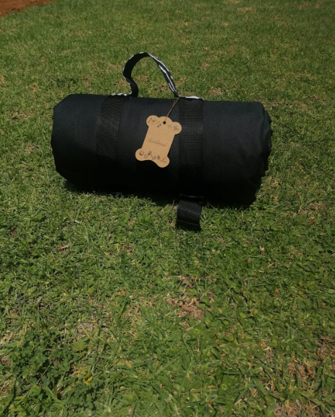Senzi picnic blanket